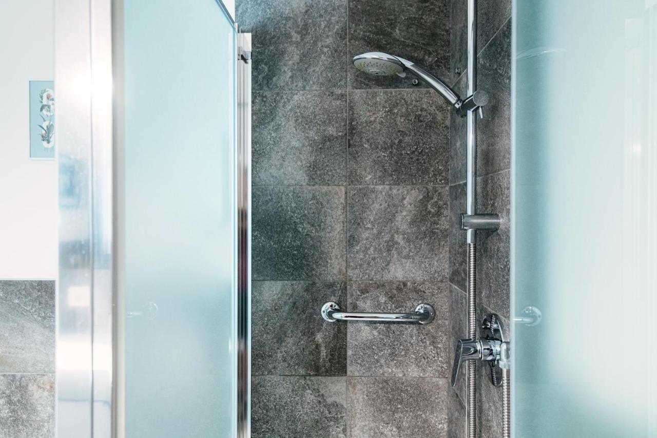 Joivy Luxury Flat & Lake Como View Argegno Bagian luar foto